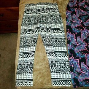 Girls leggings.  Size XXL size 16. Good condition